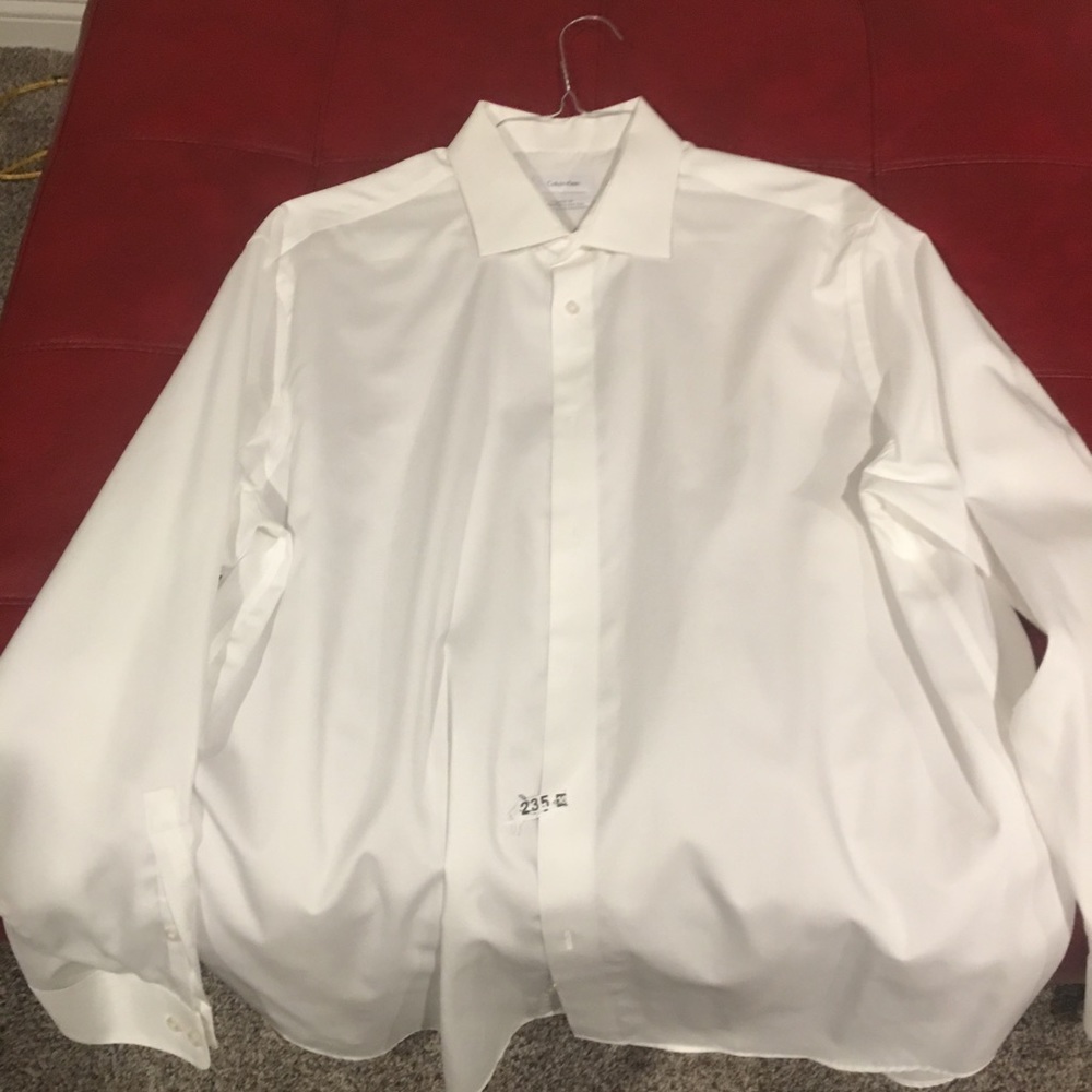 White dress shirt
